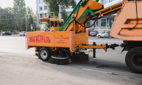 Прицепы подметально-уборочные